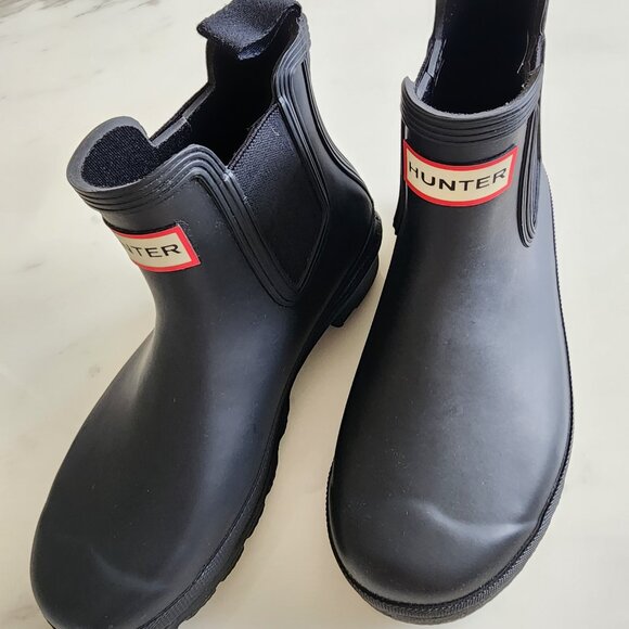 Hunter Women's Original Chelsea Rain Boots โ Timeless Black Style ๐ง๏ธ๐ค - Picture 4 of 14